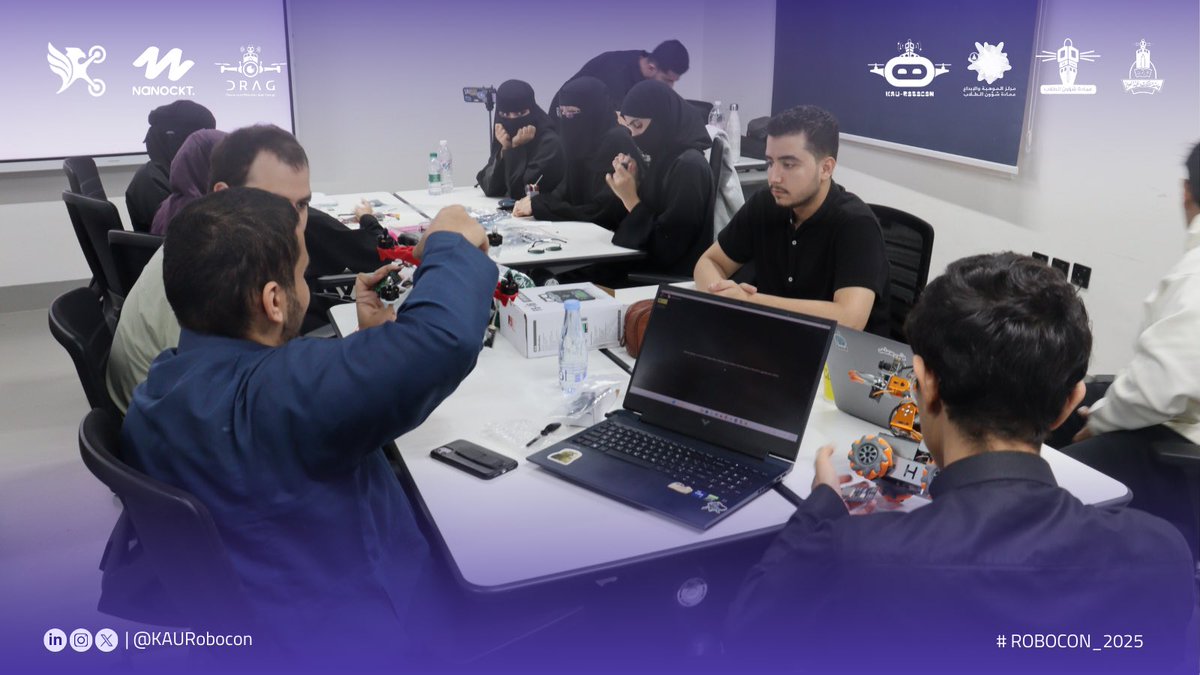 رحلة التحدي بدأت من ورش عمل صقر، واللي اختتمت بكل شغف وجهد استعدادًا للمنافسة الفعلية في روبوكون😎🔥

الأبطال خلصوا مرحلة التدريب، وجاهزين لإثبات مهاراتهم في ساحة التحدي، إذا كنت من أبطال صقر، شاركنا مقتطفات استعدادك🚀📸!

#Robocon2025 | #ملتقى_صناع_المستقبل | #عينك_فوق