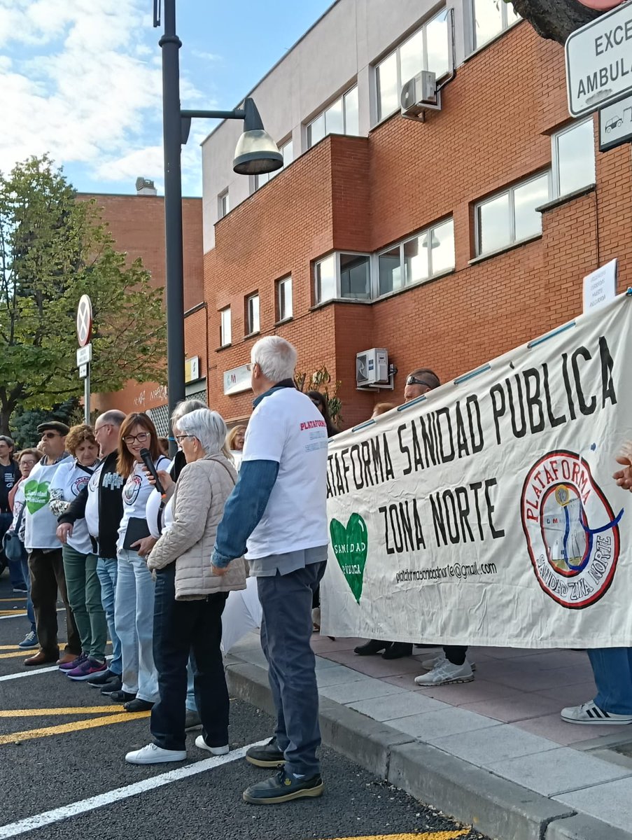 PSaniPubli_ZN's tweet photo. Gracias a los y las que una vez más nos han acompañado a @PSaniPubli_ZN y @avvsanse en la Concentración de hoy en defensa #SanidadPública https://t.co/5oGvQLw0mc