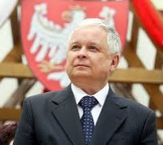 LosKonrad's tweet photo. ✅ Klub Radnych Prawa i Sprawiedliwości w Radzie Miejskiej w Bielsku-Białej ponowił swój wniosek o  nazwanie rond w mieście imieniem Prezydenta RP Lecha Kaczyńskiego 🇵🇱 oraz imieniem Prezydenta RP na uchodźstwie Ryszarda Kaczorowskiego. 🇵🇱 
#BielskoBiała #KonradŁoś https://t.co/UrvYrTEtHw