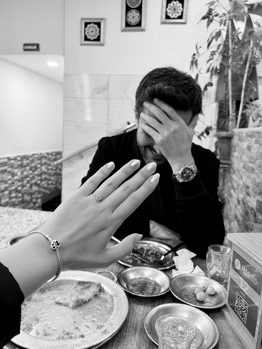 Evet dedikten sonra geri dönüşü olmadığını farketti🫠