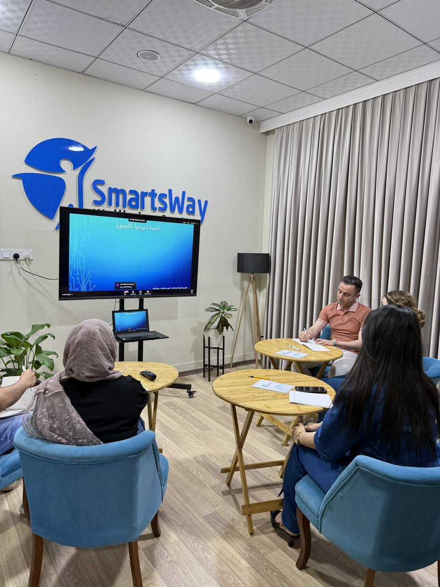 Smartswayduhok's tweet photo. “في أجواء ملهمة ومليئة بالحضور الواعي، شارك فريق مركز سمارتسوى – دهوك، العراق، في السهرة الاستثنائية ضمن اليوم الثالث من الكورس المكثف صناعة الحياة النوعية مع الدكتور صلاح الراشد… لحظة مضيئة في طريق التغيير والتحوّل.”
#salrashed
#حقبة_النور
#بوابة_الربيع
#صناعة_الحياة_النوعية https://t.co/dtGwchHw1C