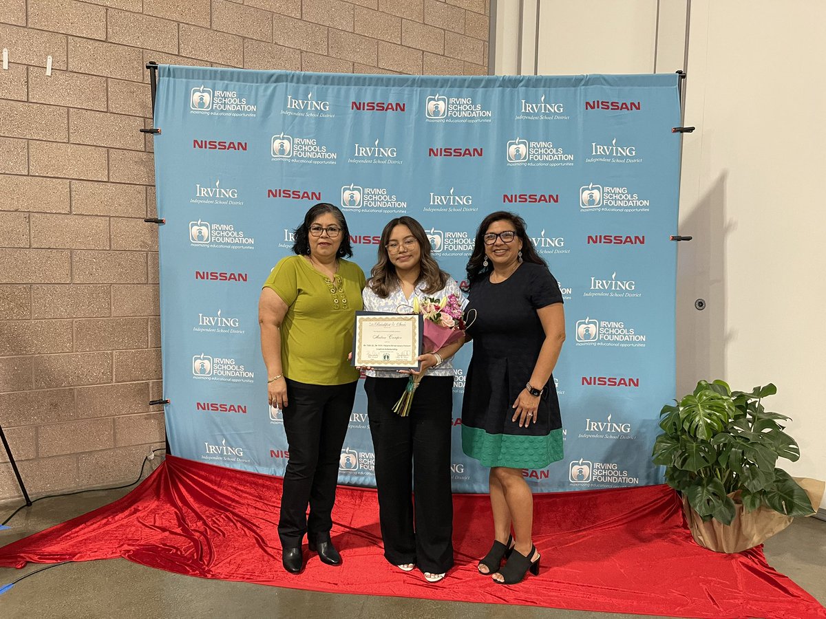 WTHanes's tweet image. Great morning celebrating these #irvingisd scholars who are ISF scholarship recipients! Once a #hanescowboys always a Cowboy!
