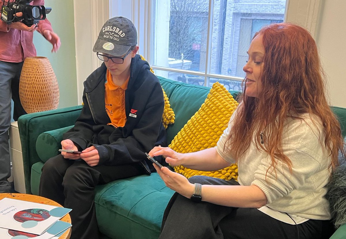 Cardiff Council (@cardiffcouncil) on Twitter photo Young people from <a href="/YouthCardiff/">Cardiff Youth Service / Gwasanaeth Ieuenctid Cdydd</a> have helped develop a new augmented reality therapy approach to support anxious teenagers!
Read more here: orlo.uk/ctuH0
#childfriendlycardiff Young people from <a href="/YouthCardiff/">Cardiff Youth Service / Gwasanaeth Ieuenctid Cdydd</a> have helped develop a new augmented reality therapy approach to support anxious teenagers!
Read more here: orlo.uk/ctuH0
#childfriendlycardiff