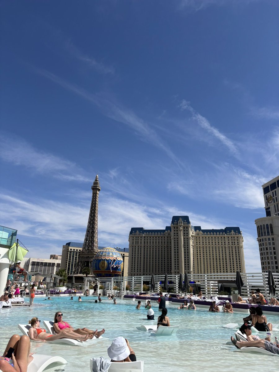 What a trip that was! Thank you #LasVegas
<a href="/Cosmopolitan_LV/">The Cosmopolitan</a> has the best views hands down! 🎰