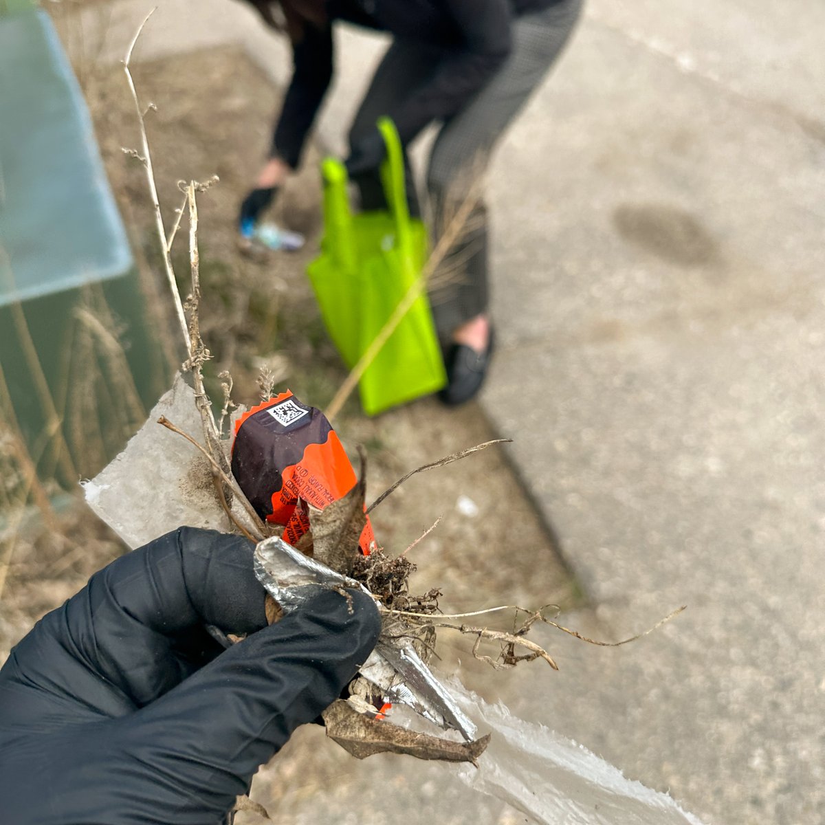 Small act, big impact! Our marketing team is out making a difference for Earth Day in Perham. Join us in picking up some trash and keeping our community beautiful! 🌍 

#EarthDay #PerhamMN #Community #Marketing #Arvig