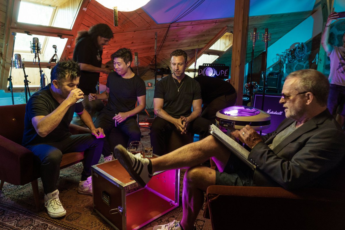 dopeYEAHtalk's tweet image. Strings, stories &amp;amp; serious talent. Go behind the scenes with genre-defying trio Time for Three as they bring their unique energy to dopeYEAH talk. Full episode out now!

#dopeyeahtalk #timeforthree