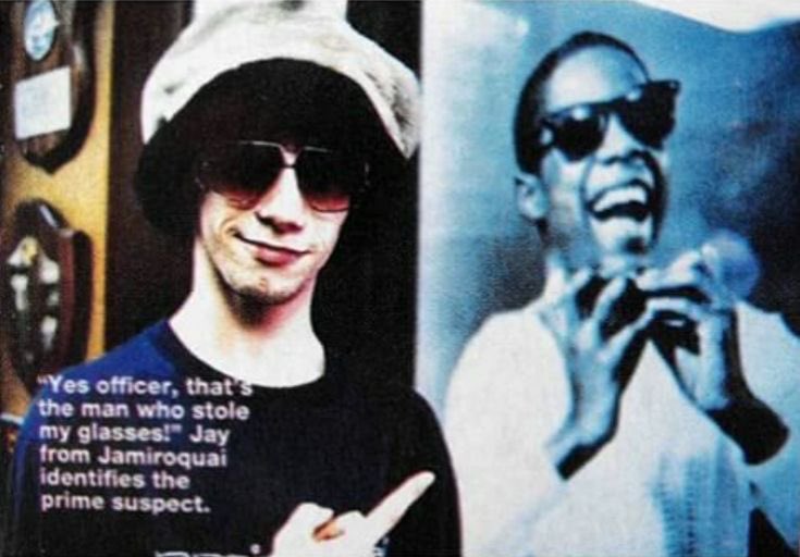 JamiroquaiDaily's tweet image. A rather rare image of Jay Kay 1993, with his infamous EOPE hat
#jamiroquai #eope