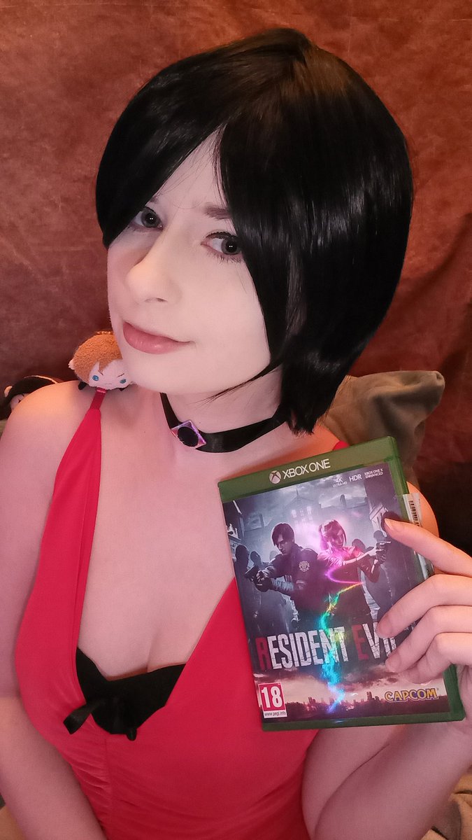Final scenario Leon B time, let's go! Back as Ada today so come join! 

Twitch.tv/madambella 

#rebhfun #residentevil #adawong #cosplay #smallstreamer