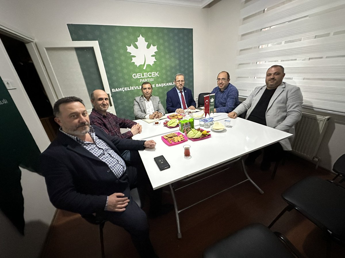 Gelecek Partisi Bahçelievler İlçe Başkanlığı olarak, haftalık olağan toplantımızı ilçe adresimizde,  İl Teşkilat  Başkanımız Sayın Ramazan Altan ve İl Seçim ve Hukuk İşleri Başkanımız Sayın Murat Sacit Kocak  Beyin katılımlarıyla gerçekleştirdik. Başkanlarıma  katılımları için