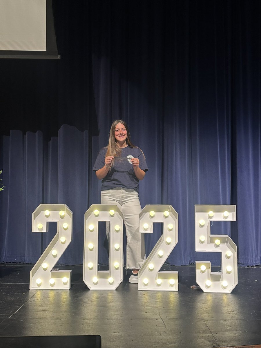 Vandegrift Soccer 2nd to None Recipient! 🐍
Ally McDonald received this honor after being voted on by her teammates! We are so proud of this young lady and everything she exemplifies. 
Happy Valor Day! 🐍