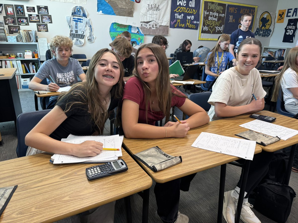 boulder_hs's tweet image. Geometry Honors students hard at work calculating arc angles and angle measures—putting their reasoning and math skills to the test! #BCHS41 #GeometryInAction #MathMinds