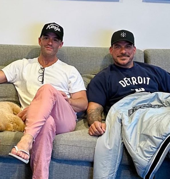 stassisbackhand's tweet image. Need to queen out with them