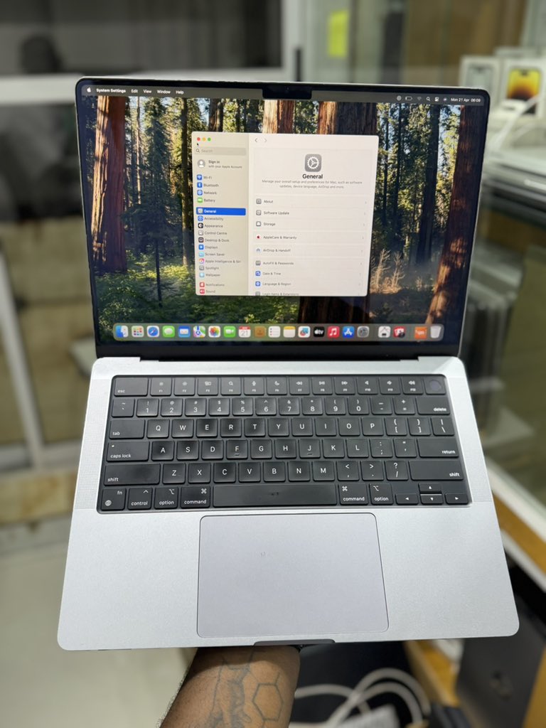 UK USED 
2021 APPLE MACBOOK PRO 
512GB SSD 16GB RAM 
M1 PRO CHIP PROCESSOR 
14 INCH 
WITH FULL ACCESSORIES 
Available for N1,500,000 
Office Address:No 2 Pepple street,Ikeja computer Village 
Call or WhatsApp 08037774591
