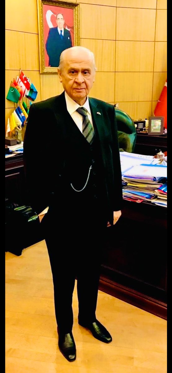 " ... yeter ki , Sen yürü ... Dağ'lar yürür ardından ... yeter ki , Sen gül ... Cân'lar verir Evlâtlar ... yeter ki , Sen buyur ... Kıyâm'a durur OCAK'lar ... DEVLET ... Ebed ... Müddet ... "