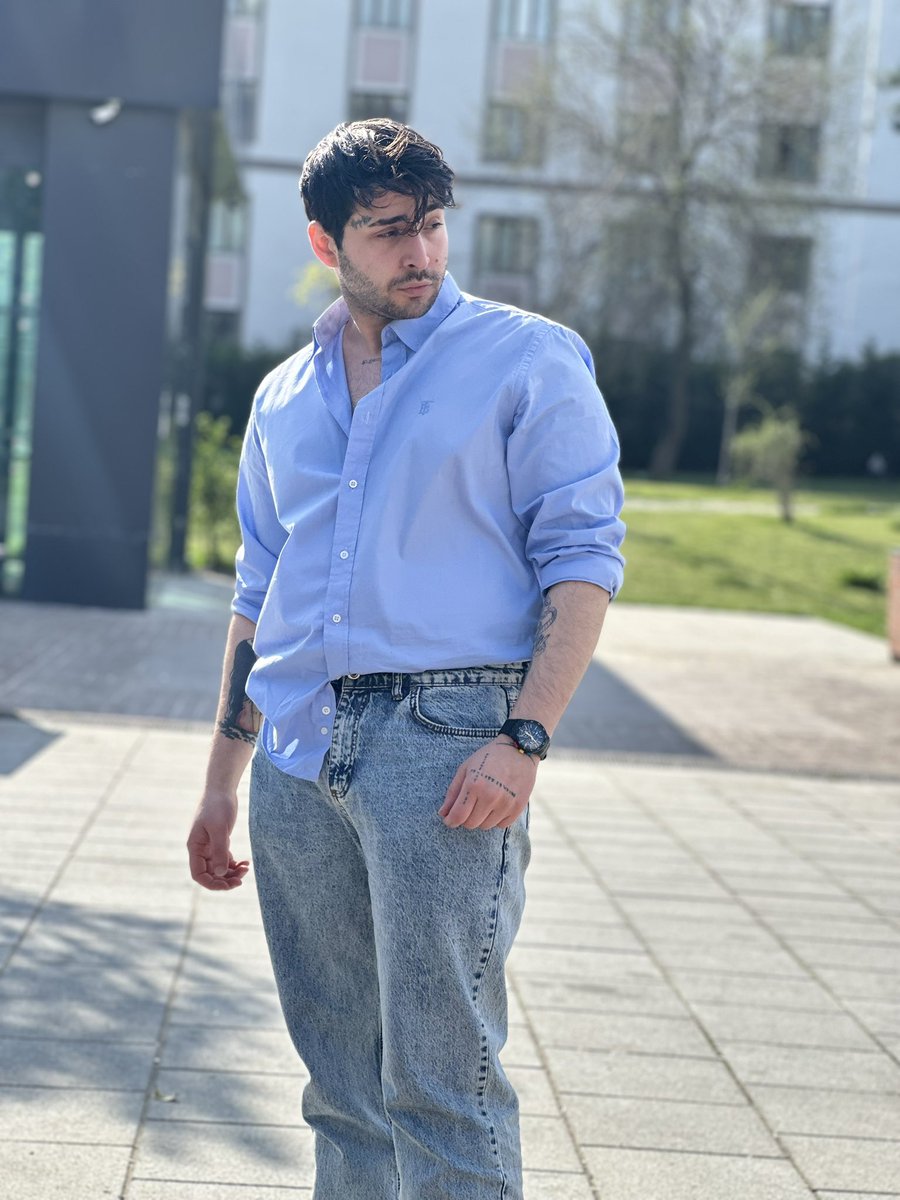 Mavi sevdiğimiz doğrudur.