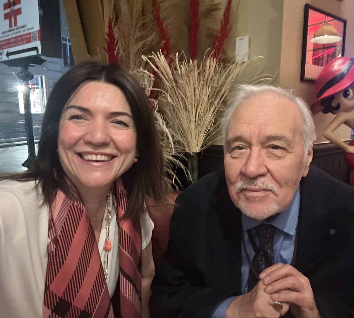 Bu akşam sevgili İlber hocamlaydık! Mülkiye’den ve Türkiye’den ve tabii Roma’dan sohbet ettik. Hocayla Mülkiye’deki  ilk dersimizi anlattım; aferini kaptım☺️#İlberOrtaylı