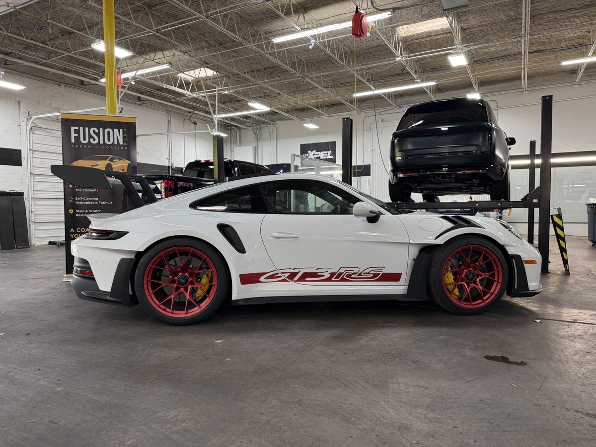 Kenkoy10's tweet photo. If anyone need PPF(Paint Protection Film) let me know. Can also do paint corrections and ceramic coatings aswell. https://t.co/YL1v9U0YH2