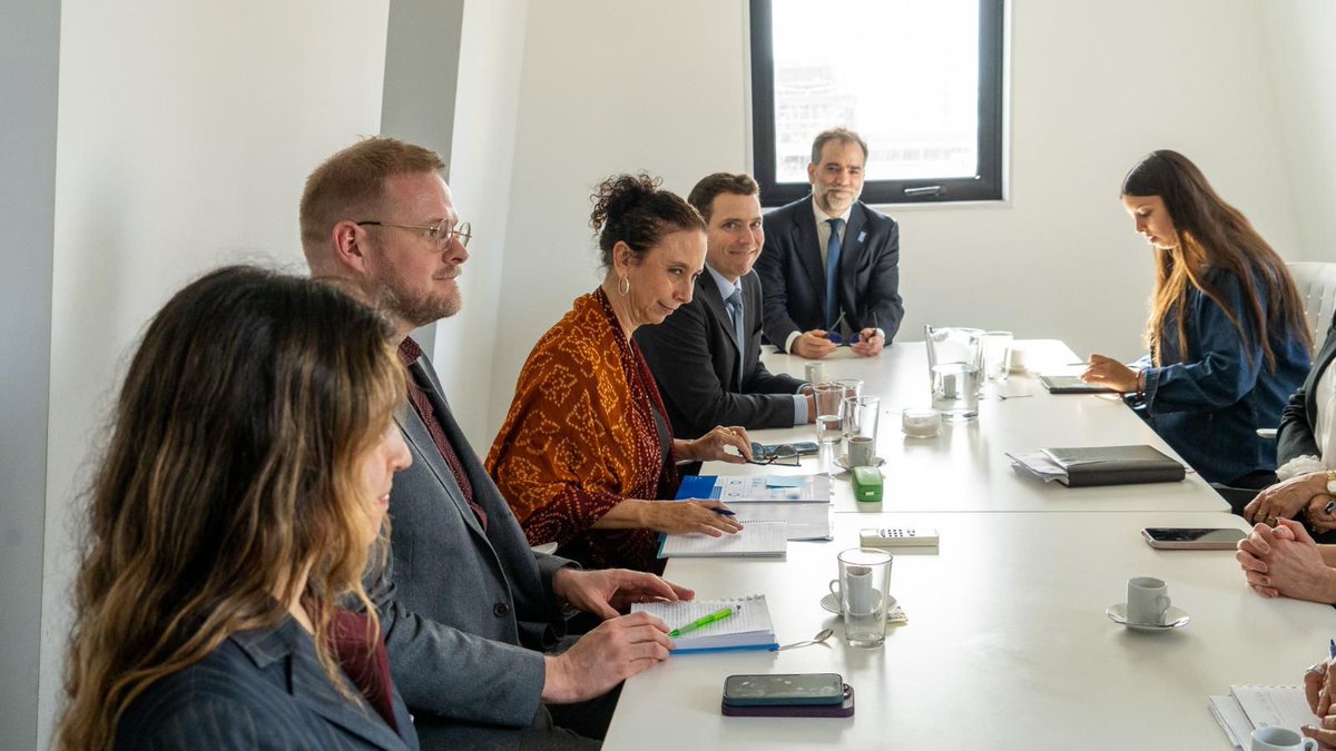La Subsecretaria Gabriela Valverde, junto a autoridades de la Dirección Nacional de Migración, mantuvo una reunión con representantes de ACNUR.

El encuentro se enfocó en trabajar temas migratorios.