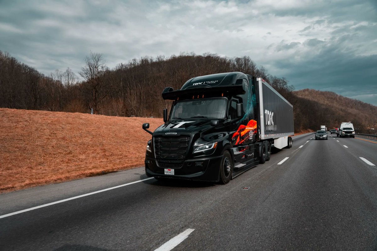 TheAutoMagazine's tweet image. Daimler Truck delivers latest iteration of autonomous-ready truck platform to Torc theautomag.co.bw/trucks/daimler…