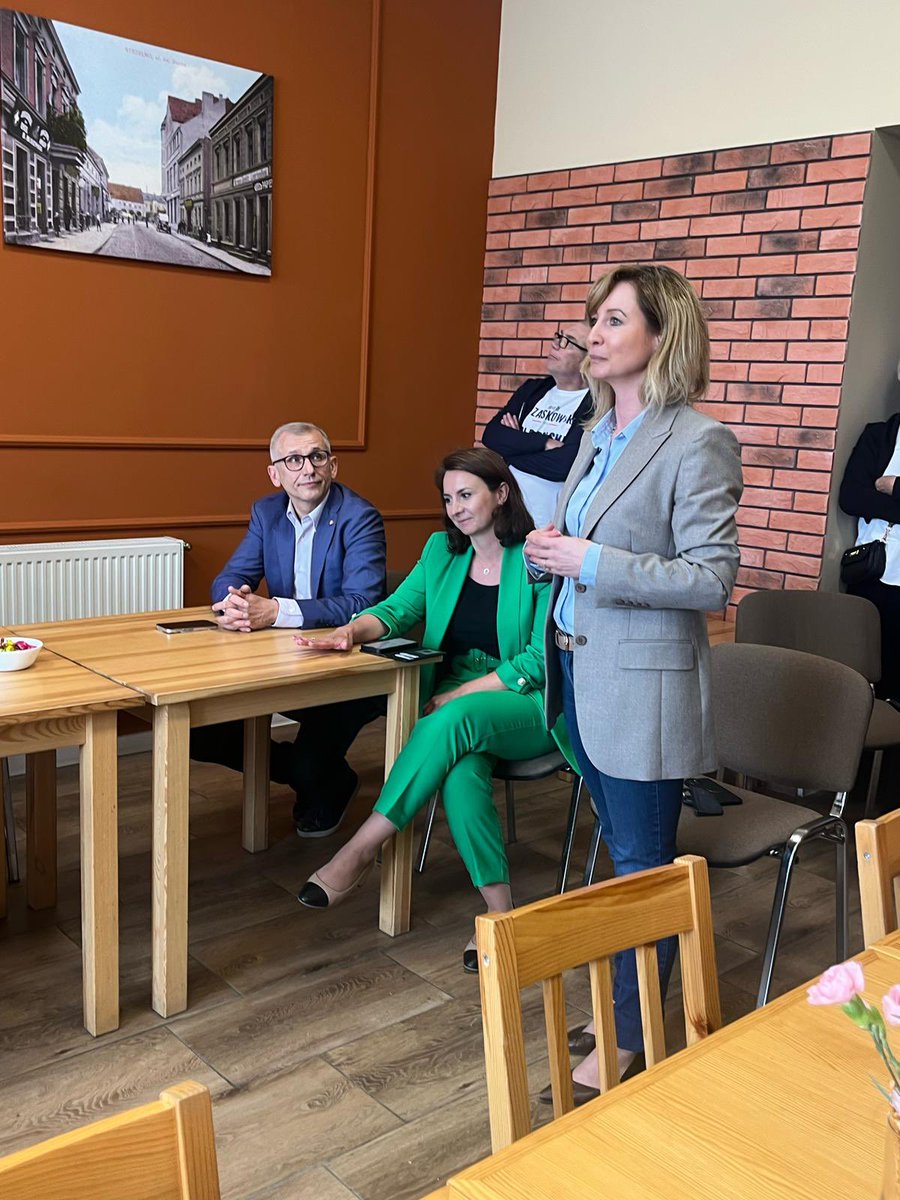 LoskoMagdalena's tweet photo. #Żnin i #Strzelno #ObywateleNaprzód wspólnie ze sztabem @trzaskowski_ @Kwiatkowski2011 i @Gasiuk_Pihowicz tym jak ważne są te wybory🗳️
#Trzaskowski2025 https://t.co/W7nBjim0Ha