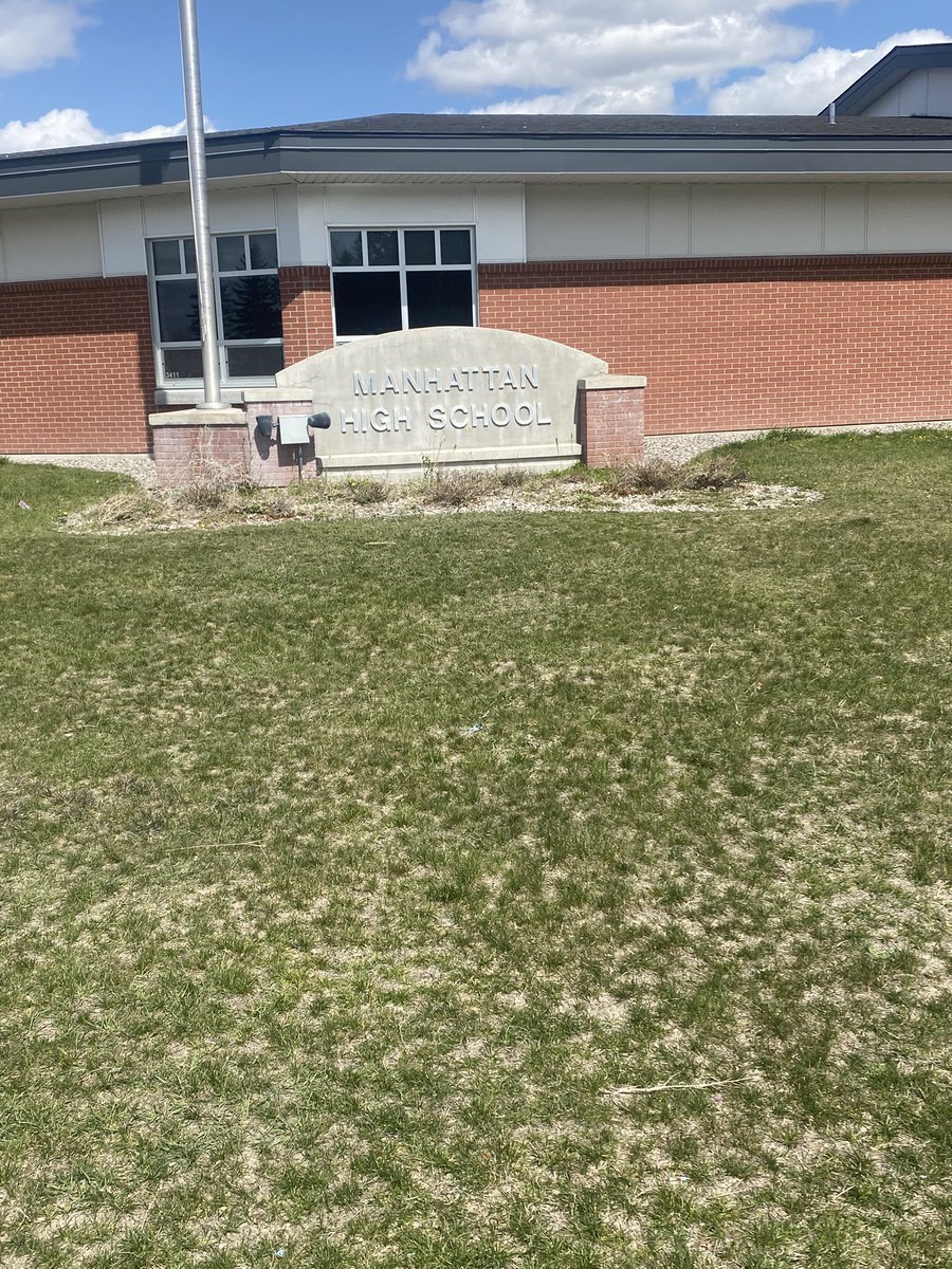 Awesome visit at Manhattan HS talking with Coach Kragt &amp; some of his players! Fired up to watch them get after it again this Fall! They have been extremely successful and consistent. Tiger Football is in great hands❕