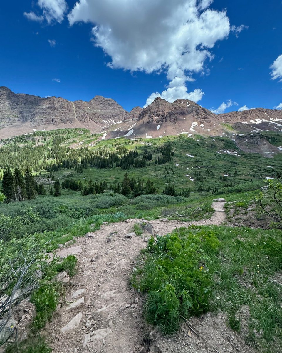 TheNextSummitA1's tweet image. Should e-bikes be allowed on mountain trails? 🚲🌄

Yay or nay? Why or why not?

#EBikes #LeaveNoTrace #ColoradoTrails
