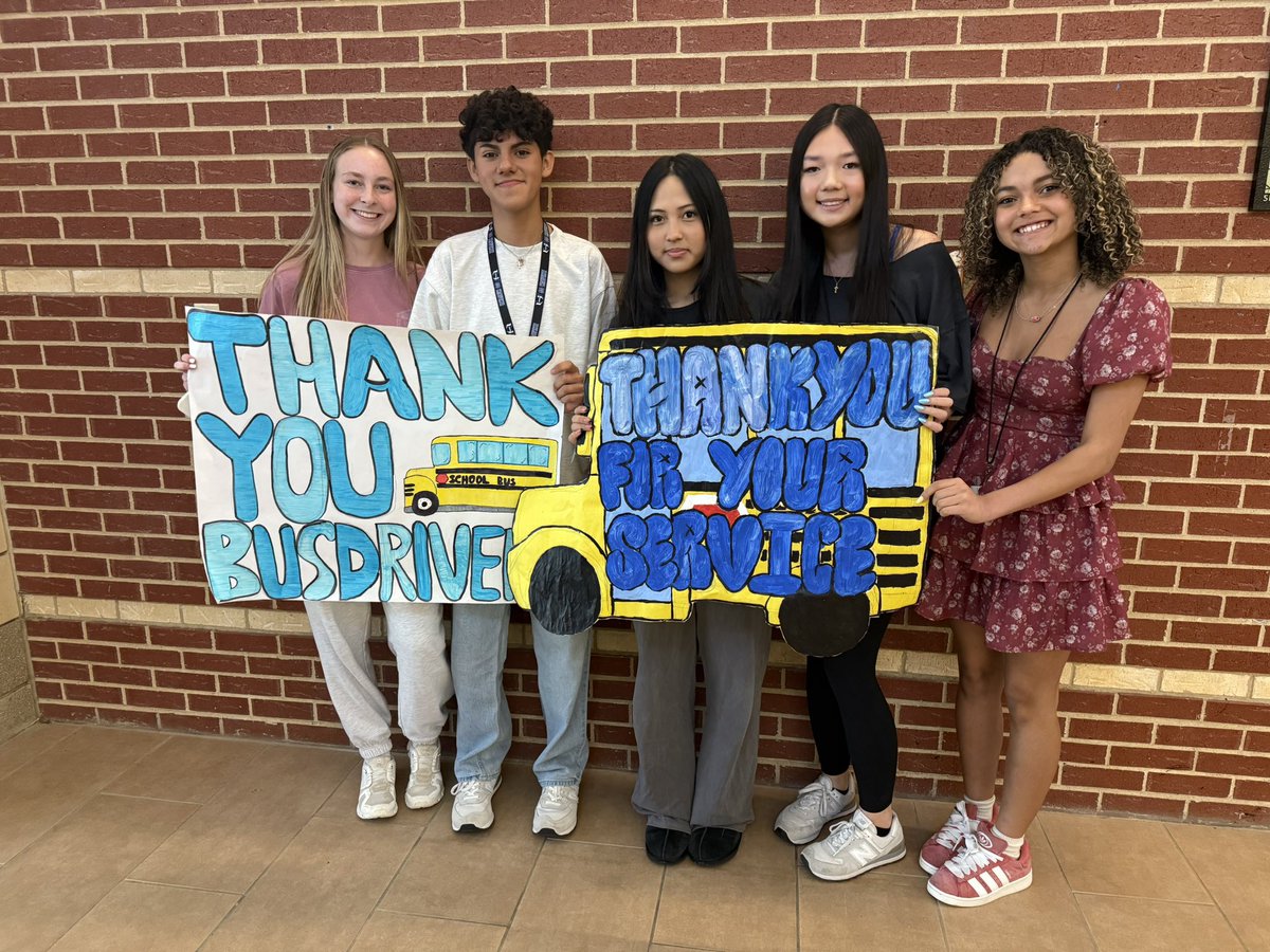 Happy School Bus Driver Appreciation Day!

Thank you bus drivers for everything you do to support our students ❤️🚌