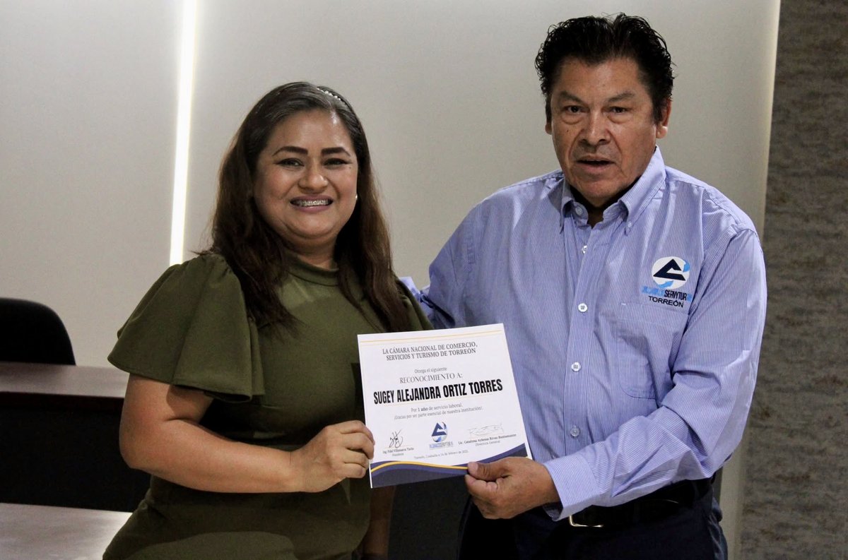 Nuestro presidente hizo entrega de reconocimiento por años de trabajo de nuestros colaboradores:

⭐️16/02- Sugey Ortiz, Afiliación - 1 año
⭐️01/04-Elizabeth Ortiz , SIEM - 3 Años
⭐️16/04-Aneel Campos, Community Manager - 6 años 
⭐️22/04 - Jorge Jaik, SIEM - 3 años