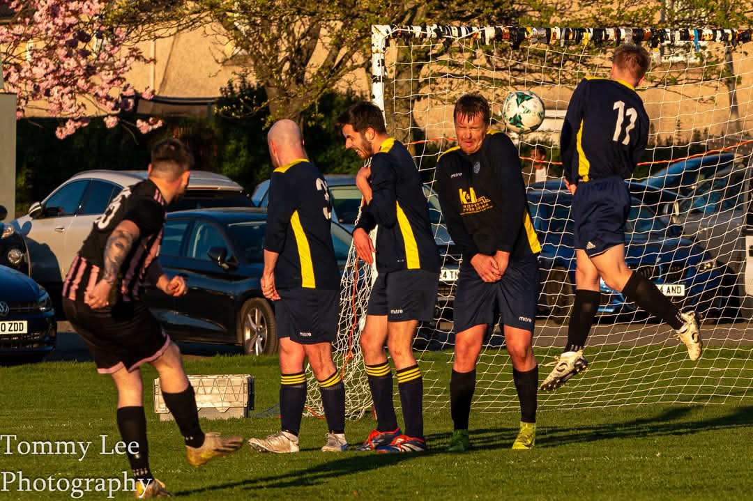 <a href="/Southgylerovers/">South Gyle Rovers</a> 1 <a href="/GothamCityFC1/">Gotham City FC</a> 5.
Photos from tonights <a href="/LeafaOfficial/">Official_LEAFA</a> Sunday Division 1 game at Sighthill.
<a href="/ScotAmFA/">Scottish Amateur FA</a> <a href="/ScotAmFAEastS/">SundayEastofScotland</a> <a href="/scottish_aff/">AmateurFixturesResultsSCO</a> <a href="/ScotAmFAEast/">Only Sport East of Scotland Amateur Cup</a> <a href="/scotfootfixs/">Scottish Football Fixtures</a> 
facebook.com/media/set/?set…