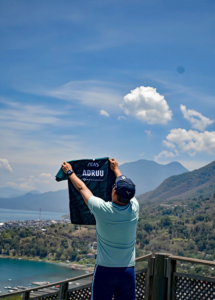 Los #esports y #Guatemala en una sola foto. 🇬🇹
Mientras tenga aliento, demostraré que los chapines tenemos mucho talento narrativo 🎙️
Representando a la casita desde mi rancho <a href="/Anomaly_Arena/">Anomaly Esports Arena #LeyendasXZEAL👾</a>
#caster #SanJuanlaLaguna