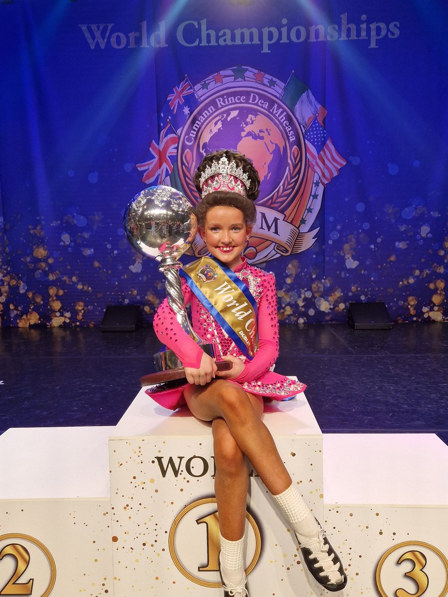 Congratulations to our u12 player Amelia Davey on winning the u11 worlds Irish dancing today in Dublin. Omg what an achievement. 
Top of the world.Amelia your amazing and everyone accosated with the club are so delighted for you.Enjoy the celebrations