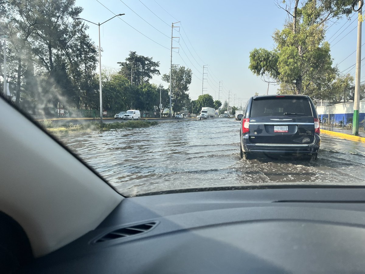 kodomo56's tweet photo. Si solo es un pequeño charco https://t.co/xE7DFQcSps