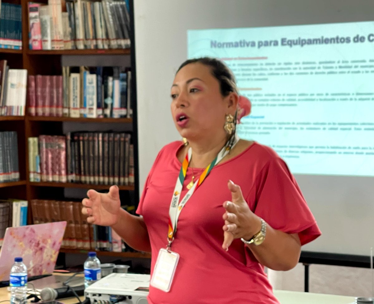 zulma_yodiaz's tweet photo. #LibertadReligiosa 🤍
Desde el @PartidoMIRA  estuvimos en una mesa de diálogo con líderes religiosos compartiendo ideas, escuchando inquietudes y reafirmando nuestro compromiso con un valor fundamental: la libertad religiosa. https://t.co/J2bcVF0Z1V
