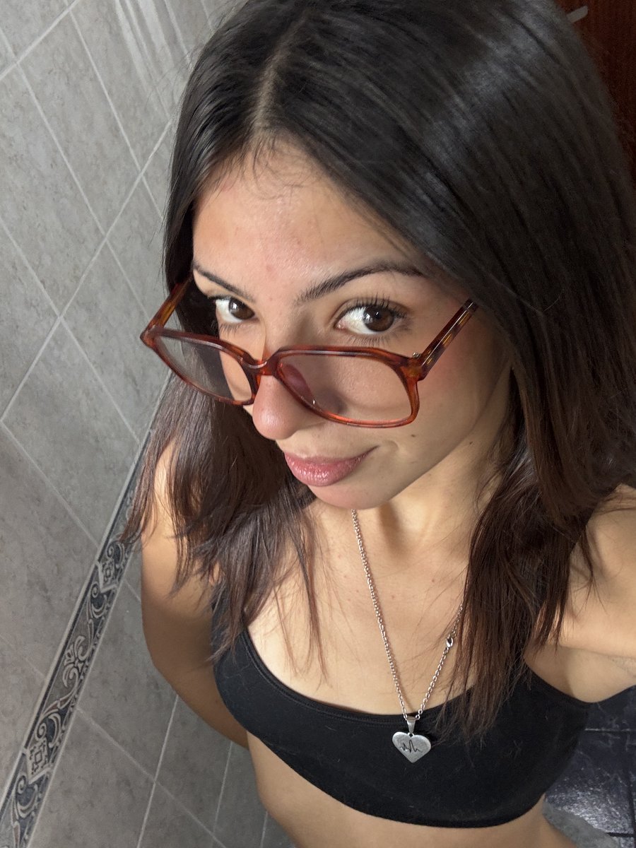 <a href="/laurenxburch/">Lauren Burch</a> who wants me? check my bio!