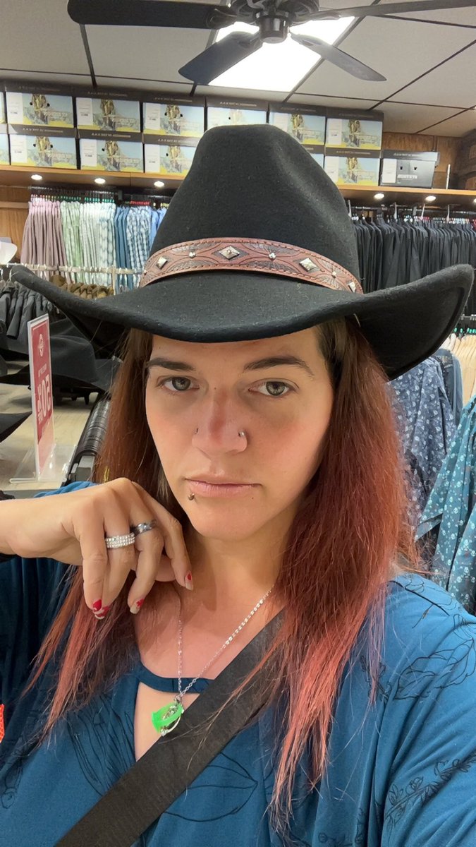 GoddessRene91's tweet photo. I don’t wear hats often but I can wear just this one day https://t.co/IFAmw8yRe1