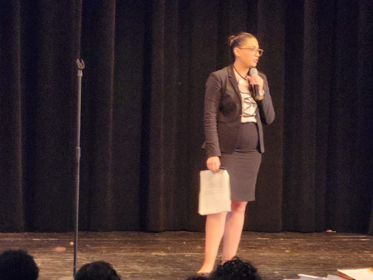 Over 200 students at New World School of the Arts, under the leadership of Dr. Bryant, participated in a powerful session with the Public Defender’s Office. Students learned about real-life legal consequences and asked insightful questions about their rights. #YourBestChoiceMDCPS