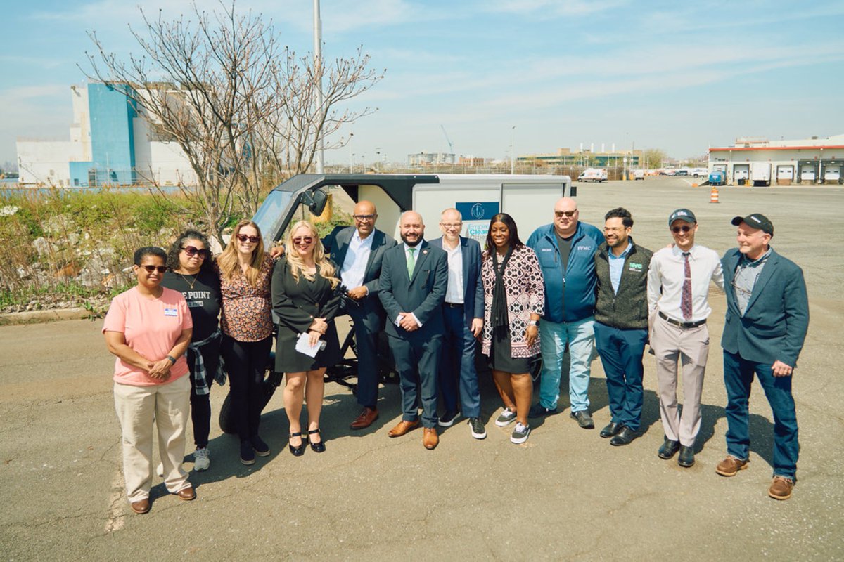 Rafael Salamanca, Jr. (@cmsalamancajr) on Twitter photo 🌎 This #EarthDay, I joined <a href="/NYCEDC/">NYCEDC</a>, <a href="/NYC_DOT/">NYC DOT</a>, Con Agg Global, <a href="/THEPOINTCDC/">THE POINT CDC</a>,<a href="/FultonFish/">Fulton Fish Market</a>, and Deputy Mayor <a href="/AdolfoCarrion/">Adolfo Carrión, Jr</a> to deliver a historic win for our #Bronx economy, environment, and food security with the announcement of a Blue Highway coming to Hunts Point!
(1/4) 🌎 This #EarthDay, I joined <a href="/NYCEDC/">NYCEDC</a>, <a href="/NYC_DOT/">NYC DOT</a>, Con Agg Global, <a href="/THEPOINTCDC/">THE POINT CDC</a>,<a href="/FultonFish/">Fulton Fish Market</a>, and Deputy Mayor <a href="/AdolfoCarrion/">Adolfo Carrión, Jr</a> to deliver a historic win for our #Bronx economy, environment, and food security with the announcement of a Blue Highway coming to Hunts Point!
(1/4)