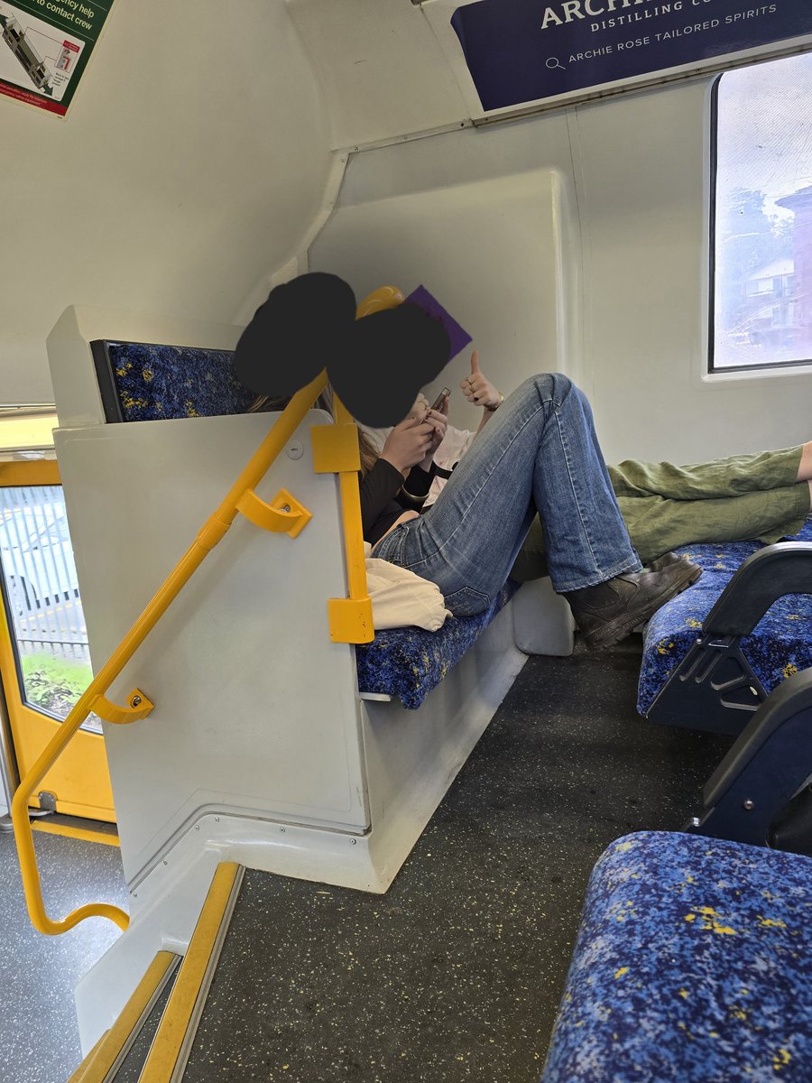 PrincessMattie1's tweet photo. Whyyyyyy?? ##TrainCunts https://t.co/Zc5YksTtoq