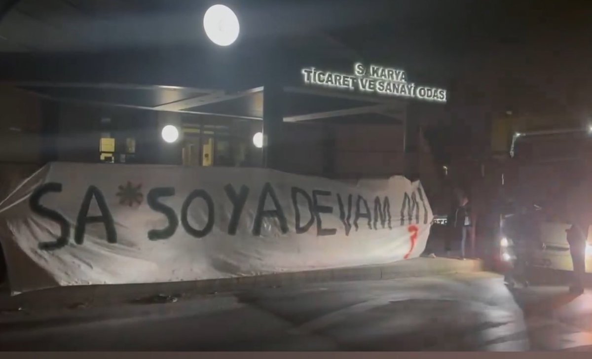 Iğdır Fk Deplasmanından Dönen Sakaryaspor Taraftarları SATSO’yu Ziyaret Etti.