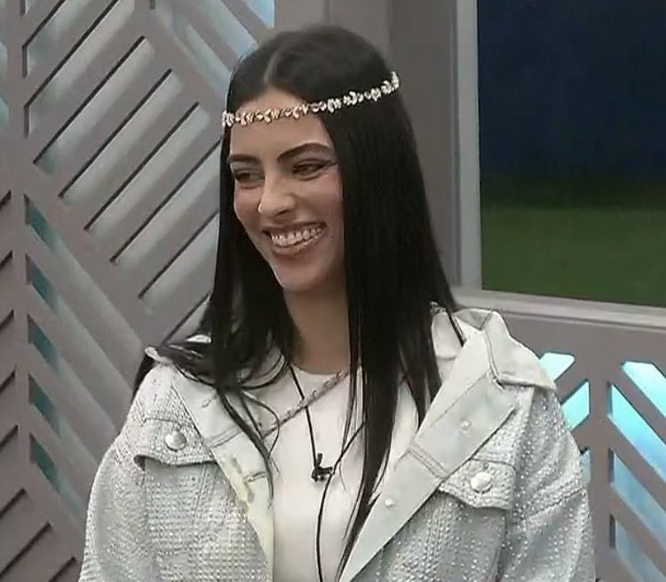 hologramicooo's tweet photo. Lo mucho que yo quiero a estas madres del espectáculo merecen llegar lejos #GranHermano https://t.co/E76uu7sB2o