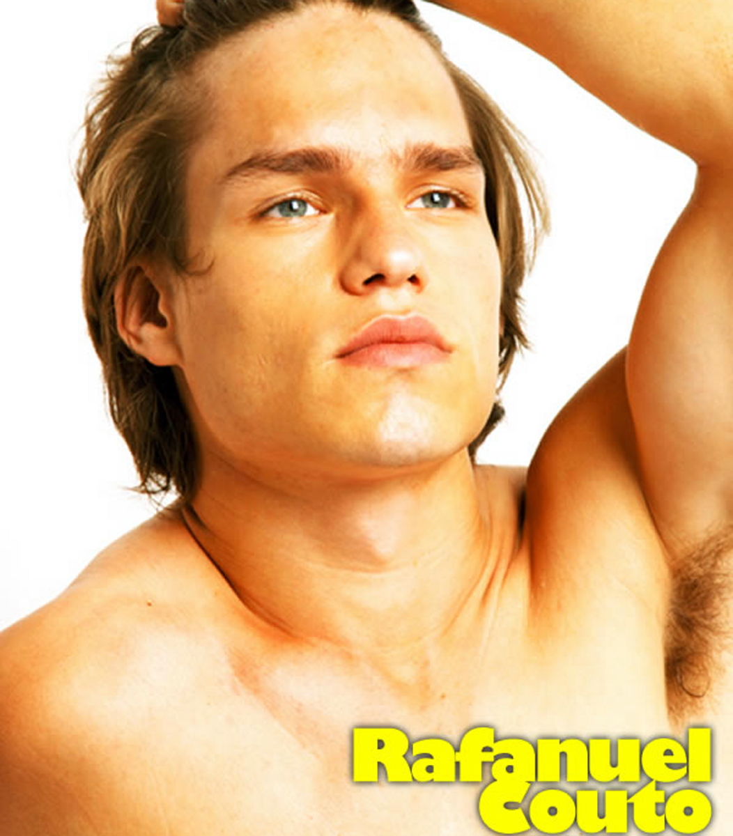 cute_guy_alert's tweet photo. YOUNG POP STAR ALL GROWN UP
a thread

Rafanuel had one hit song ("Teddy Bear") as a teen idol in Brasil, but his career was stalled. 

He'd just turned 19, and his manager wanted to change his image. https://t.co/CyYmfE7iYo