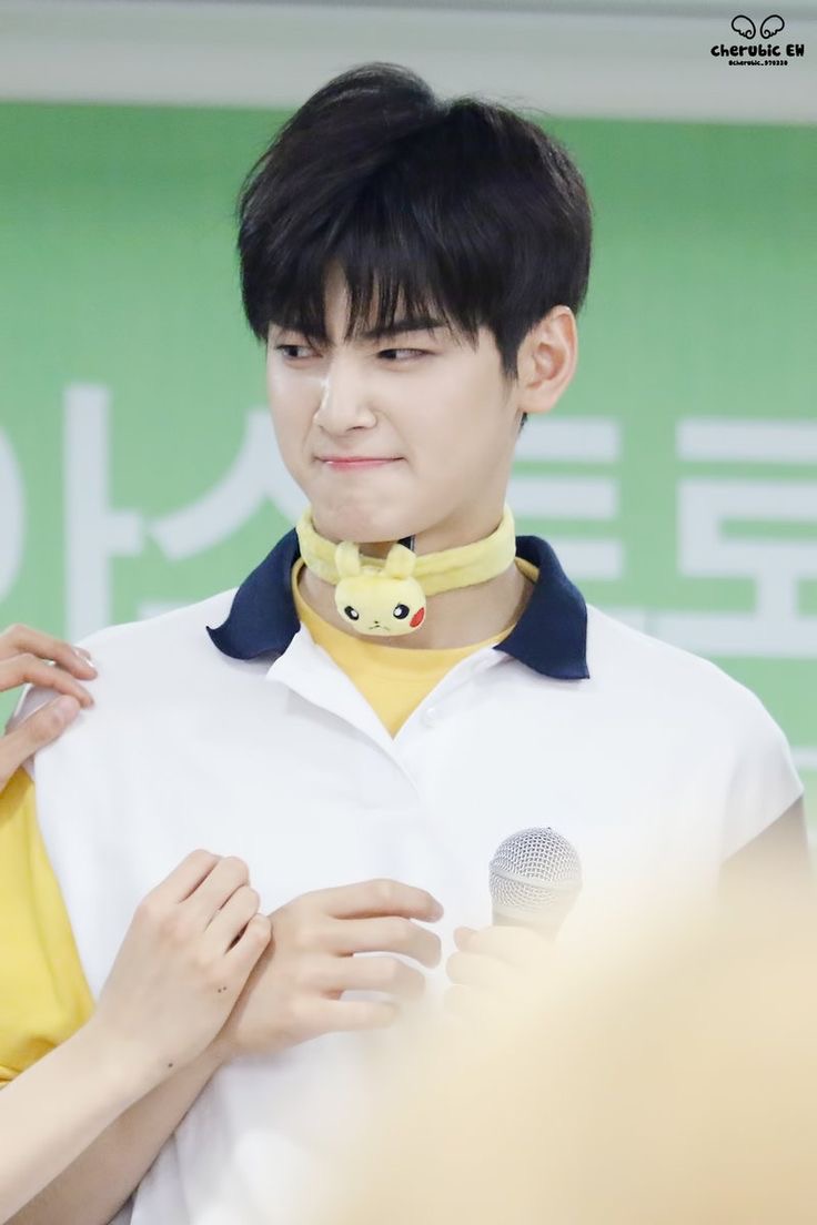 Do your damn job and protect your artist

FANTAGIO PROTECT CHA EUNWOO
#판타지오는_차은우를_보호하라
#FANTAGIO_PROTECT_EUNWOO