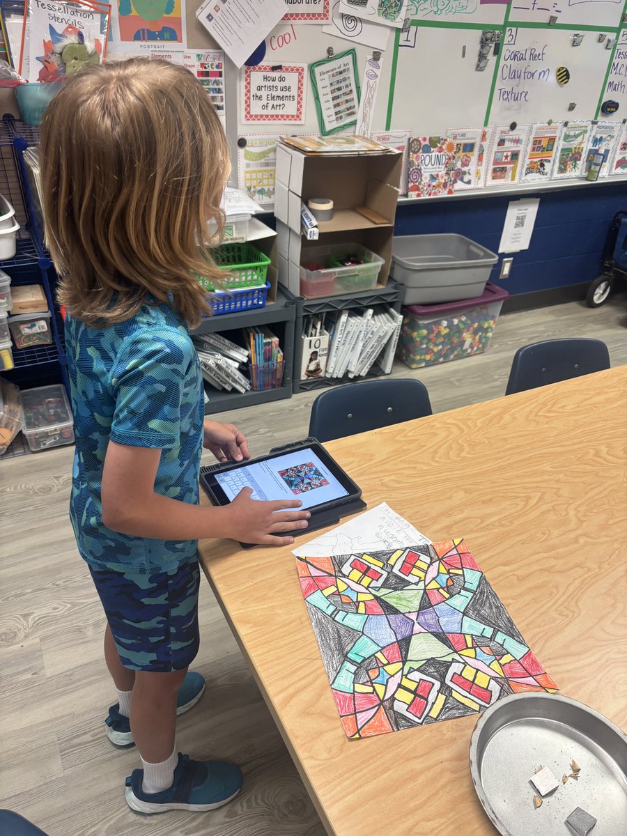 kpughstudio's tweet photo. 4th grade Artists working hard on their symmetrical name designs๐๐ #AdventuresintheArtLab #IgniteYourCreativity #HumbleISDArtists
@HumbleISD_WCE @VisualArtHumble @HumbleISD_Arts https://t.co/GzGMZAGCzd