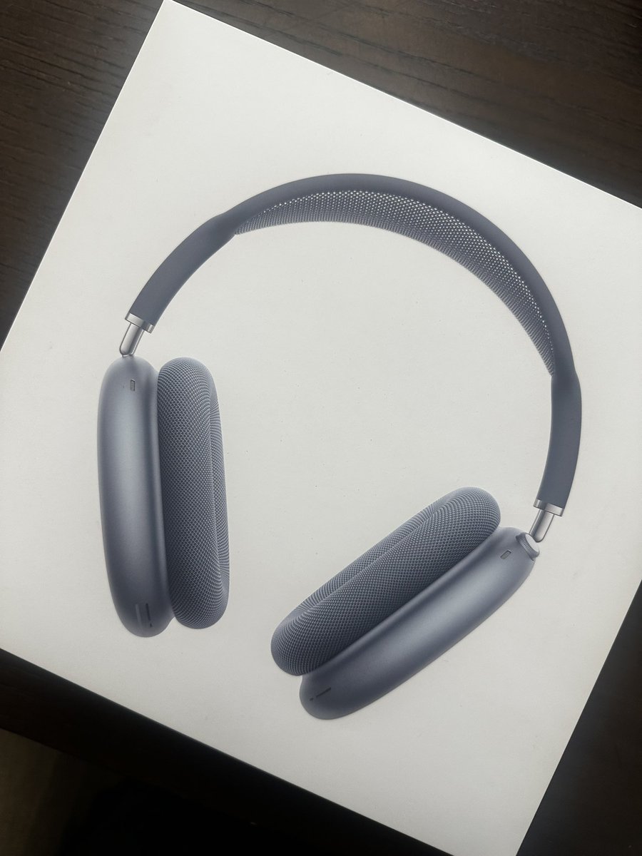 Ready to FLEX?

Enter the IGFF Raffle to win AirPods Max headphones! 
Runner-up snags $50 cash!
Don’t sleep on this. Get in, win big!

$10 tickets!

zeffy.com/ticketing/iron…

#Raffle #IGFF #Apple