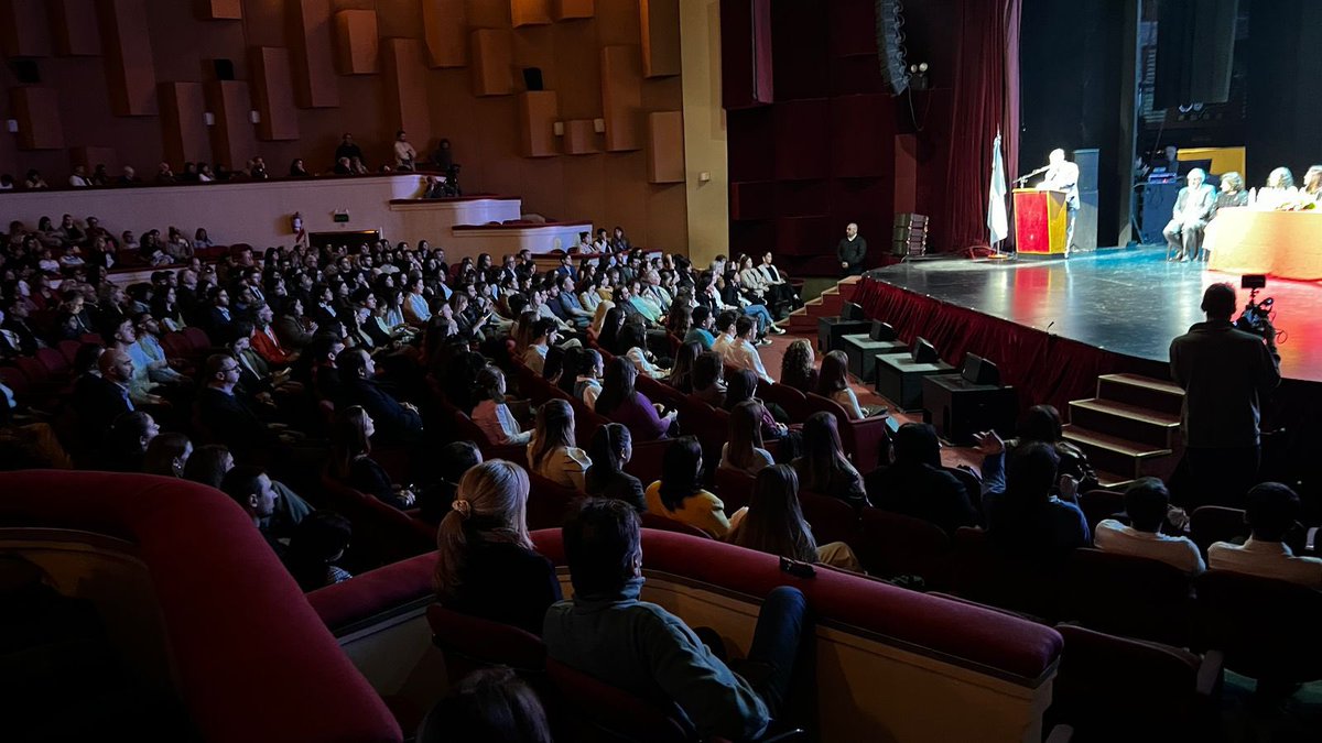 Rectorunmdp (@rectorunmdp) on Twitter photo Felicitamos a nuestros queridos graduados y a nuestras queridas graduadas y les deseamos el mayor de los éxitos en su carrera profesional.
La Universidad Nacional de Mar del Plata es y será siempre su segundo hogar. ¡Felicidades en el comienzo de esta nueva etapa! 🎓👏
<a href="/unmdp/">Universidad Nacional de Mar del Plata</a> Felicitamos a nuestros queridos graduados y a nuestras queridas graduadas y les deseamos el mayor de los éxitos en su carrera profesional.
La Universidad Nacional de Mar del Plata es y será siempre su segundo hogar. ¡Felicidades en el comienzo de esta nueva etapa! 🎓👏
<a href="/unmdp/">Universidad Nacional de Mar del Plata</a>