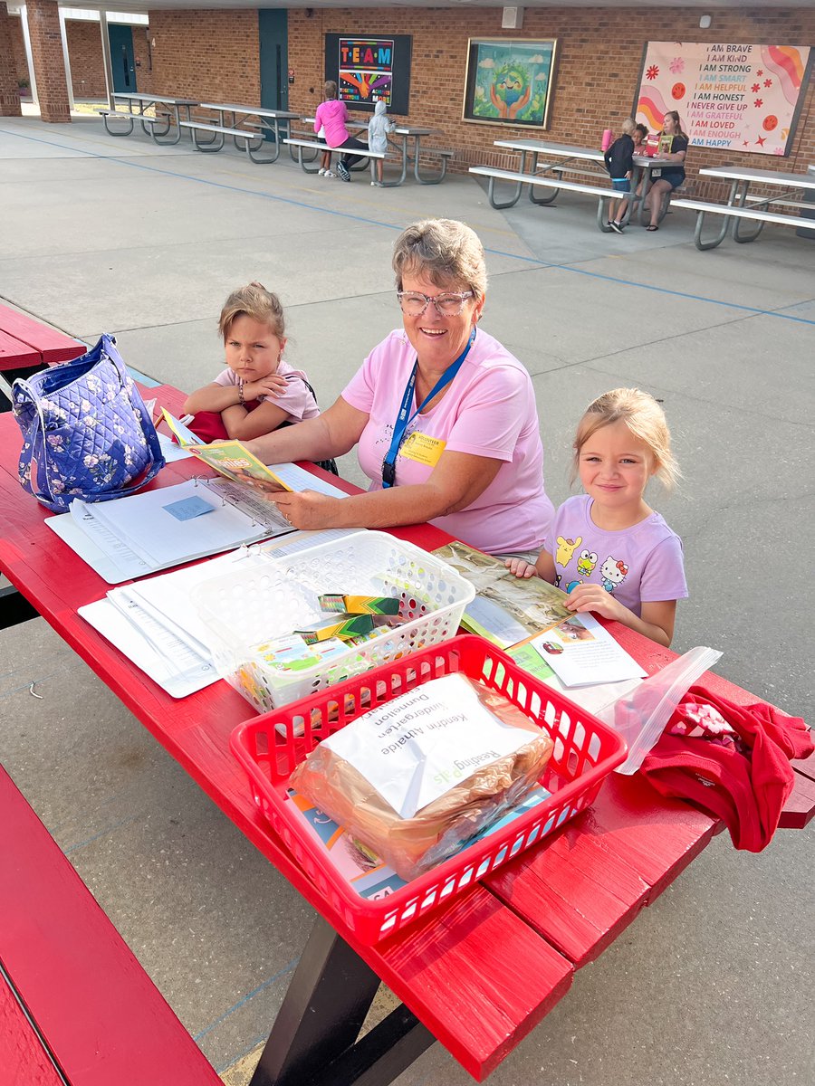 Erika Wiggins (@erikawiggins16) on Twitter photo Kindergarten loved spending time with their Reading Pals today! Stories, smiles, and sunshine—what more could we ask for? 📚☀️❤️ <a href="/DESsmallPAWS/">Dunnellon Elementary</a> Kindergarten loved spending time with their Reading Pals today! Stories, smiles, and sunshine—what more could we ask for? 📚☀️❤️ <a href="/DESsmallPAWS/">Dunnellon Elementary</a>