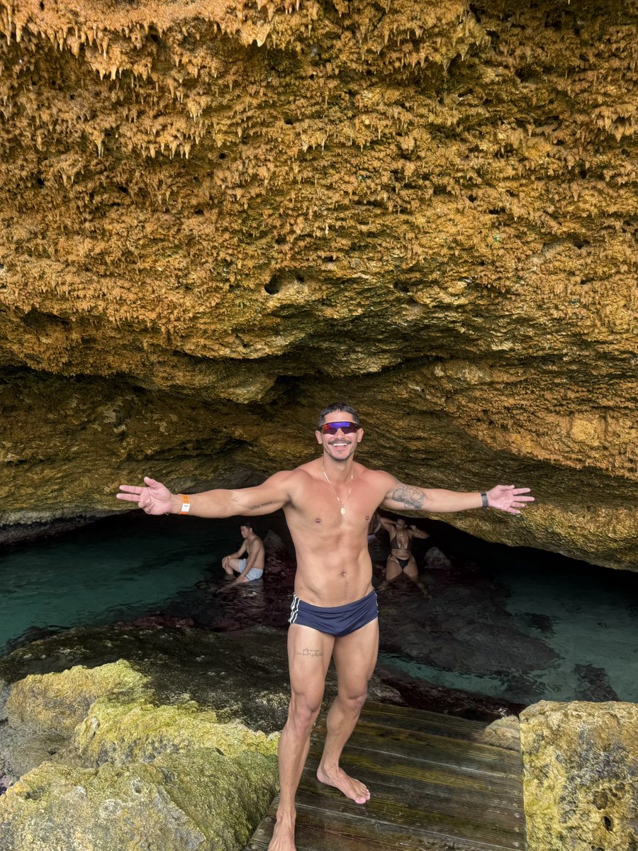 Lo di todo en Aruba Chicos ….  Hasta baile la mayonesa 🤣🤣🤭
