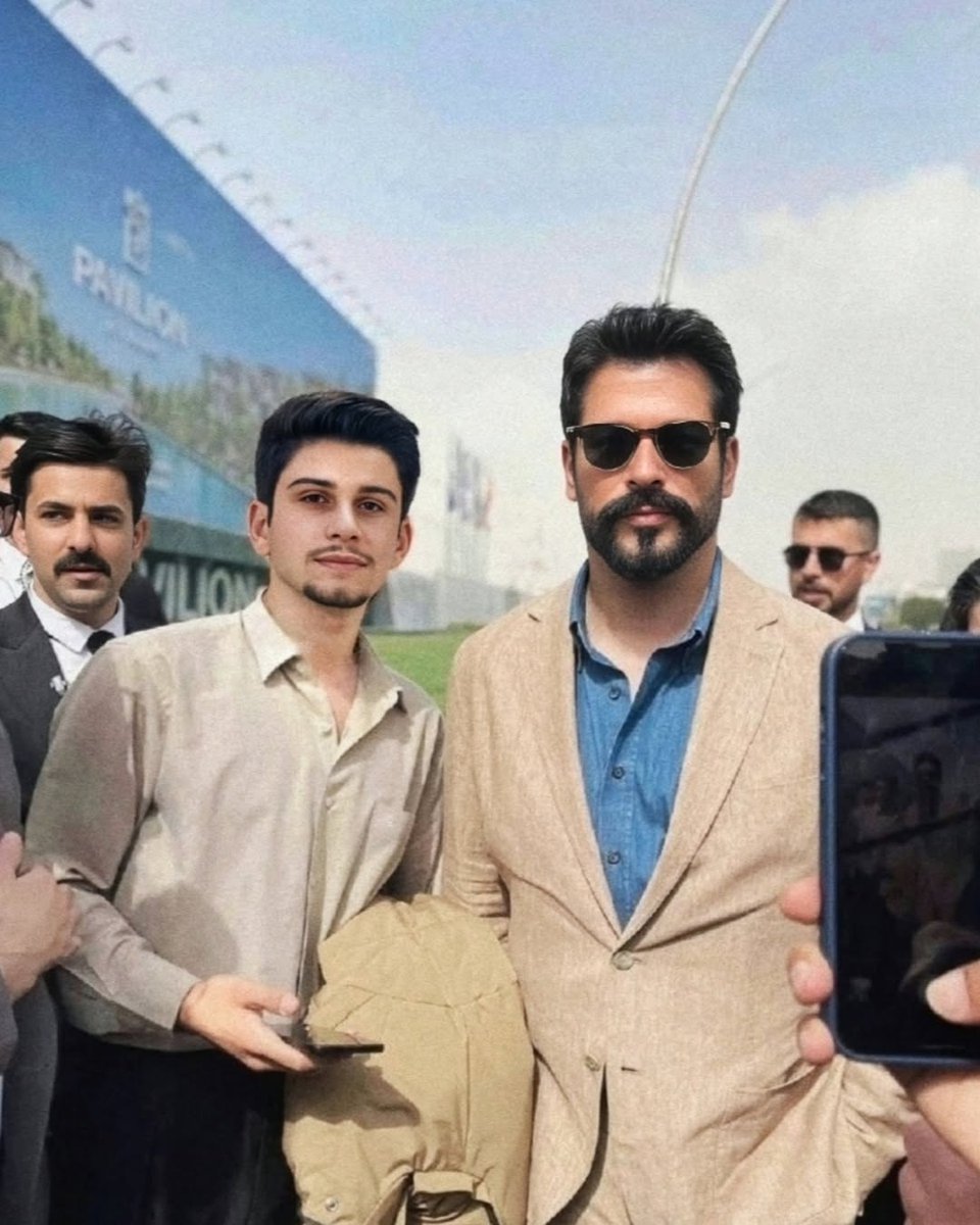 burakfansclub's tweet photo. 💥 #BurakÖzçivit #PavilionbyRams #Erbil https://t.co/bxTWTMT0NL