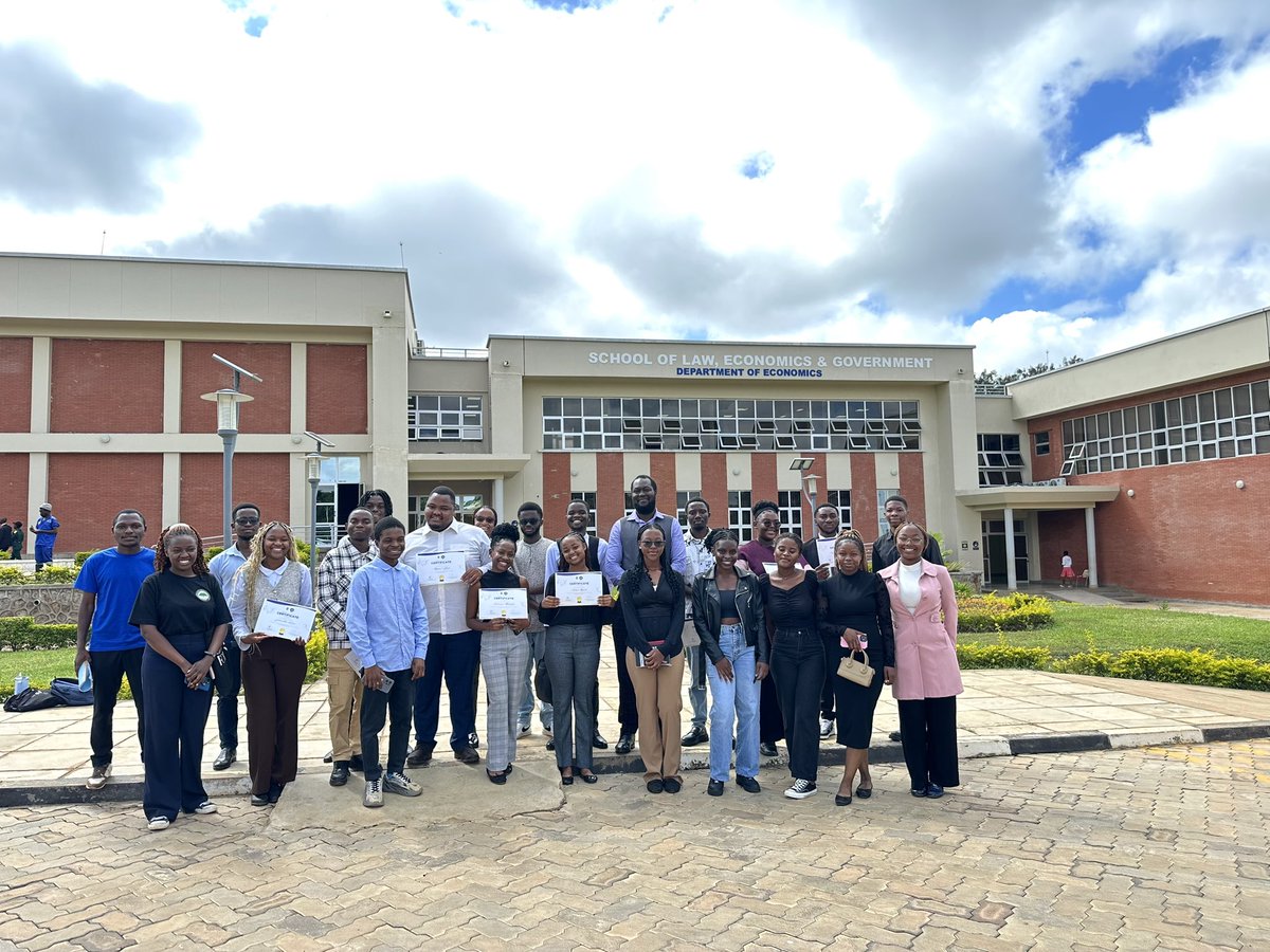 ChancoEcoSoc's tweet photo. New Beginnings!!
Yesterday, the 22nd of April, 2025, the Head of Department, Associate Prof @Gowokani11 facilitated the handover ceremony between the outgoing and incoming executive committees for the UNIMA Economics Society. 
#DoE #Economics_Society #UNIMA https://t.co/OfT4KmFWwT
