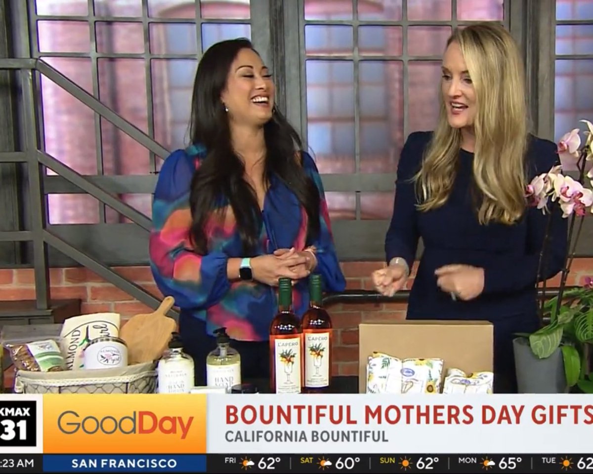 cabountiful's tweet image. #BountifulFinds is on the air!🎁

Host @AubreyAnne has shared our new gift guide on: 
✔️ CBS @GoodDaySac
 ✔️ @OfficialRFDTV
 📺 TOMORROW: Catch her on @ABC30 Fresno + @NBCCALive (LA, San Diego &amp;amp; Bay Area) at 11:30 a.m.!

🛒 Shop farm-fresh gifts → californiabountiful.com/bountifulfinds